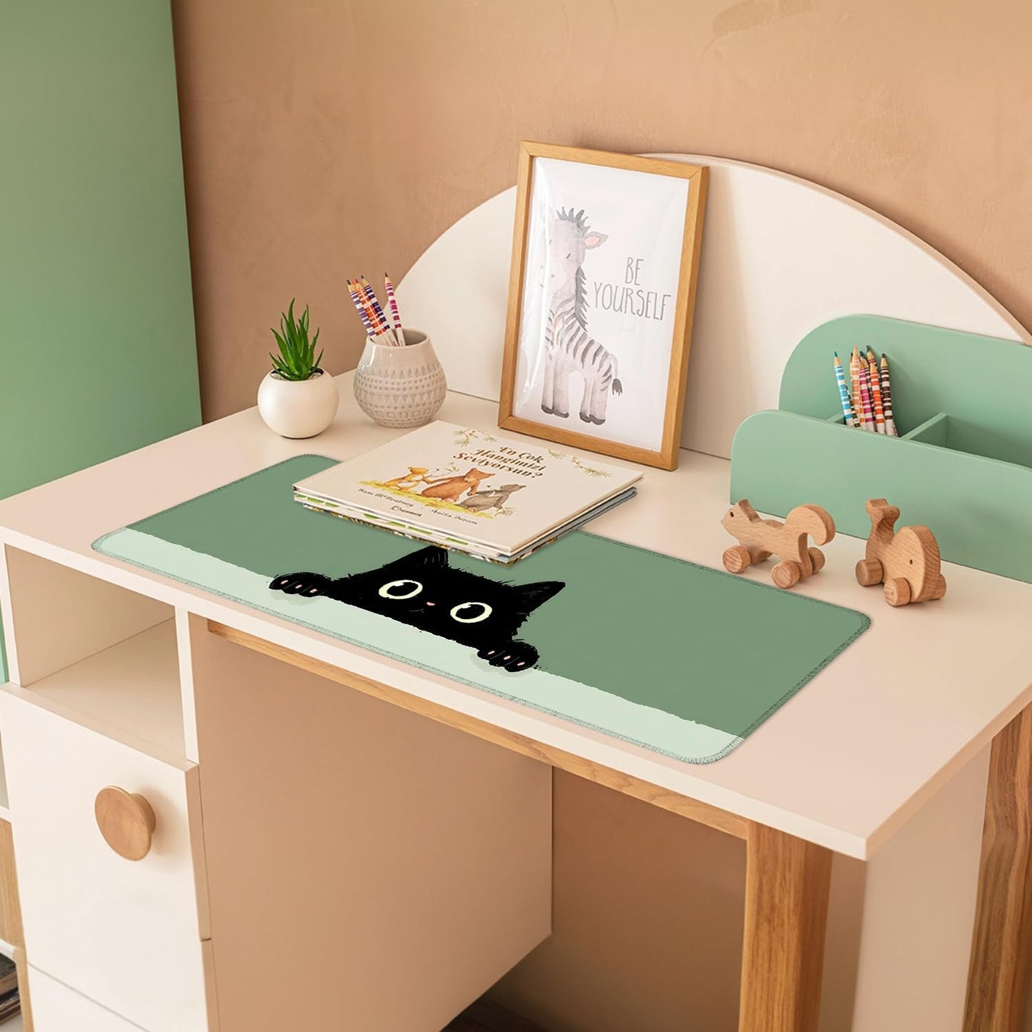 Cute Black Cat Large Mouse Pad – Extended Desk Mat 31.5 x 11.8 in– Kawaii Kitty Peeking Over Edge, Green Background, Non-Slip Rubber Base, Waterproof Keyboard & Mouse Pad for Office or Gaming