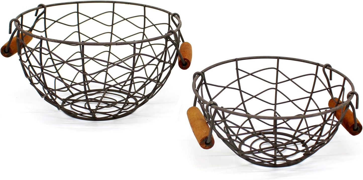 CVHOMEDECO. Round Wire Egg Baskets Rustic Fruit Baskets with Wooden Handles Primitives Vintage Collecting Basket. Rusty, Set of 2