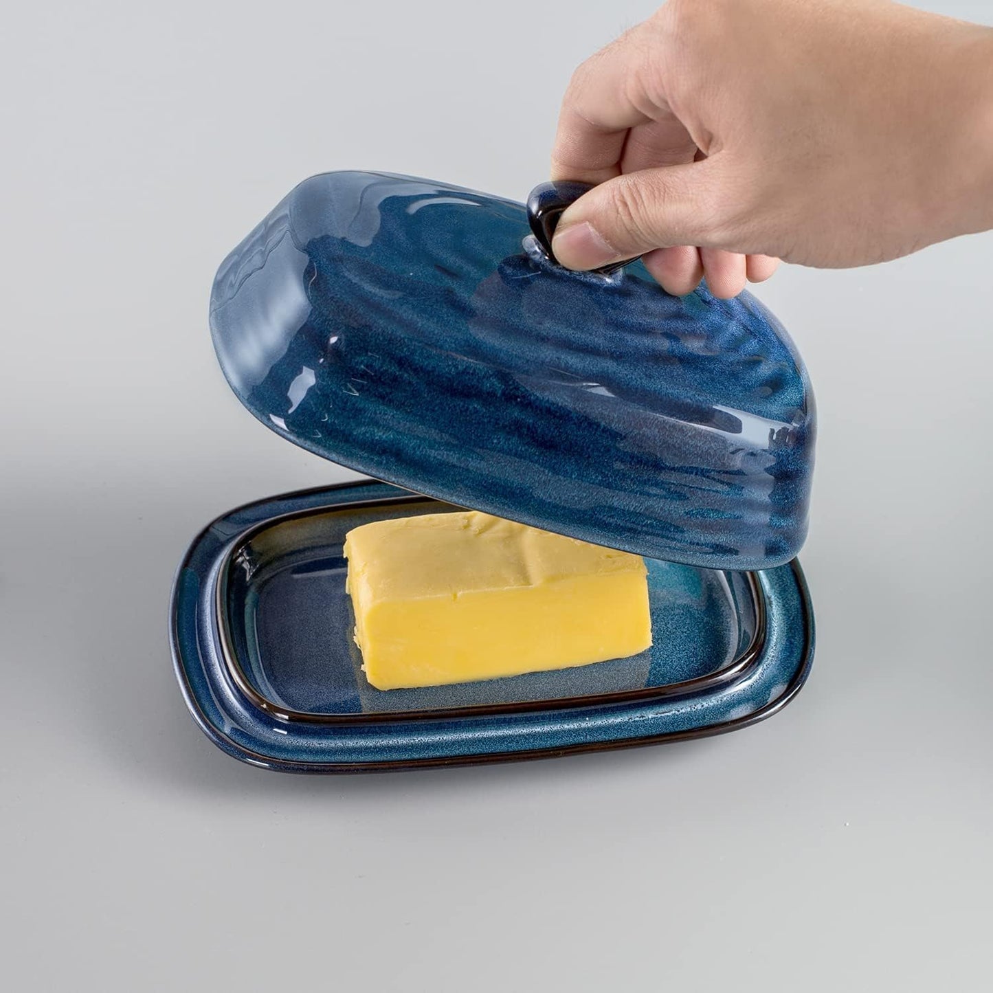 Hasense Butter Dish with Lid, Porcelain Butter Container with Handle for Countertop, Large Butter Keeper & Holder with Cover for West East Coast Butter, Farmhouse Kitchen Decor for Gift, Blue