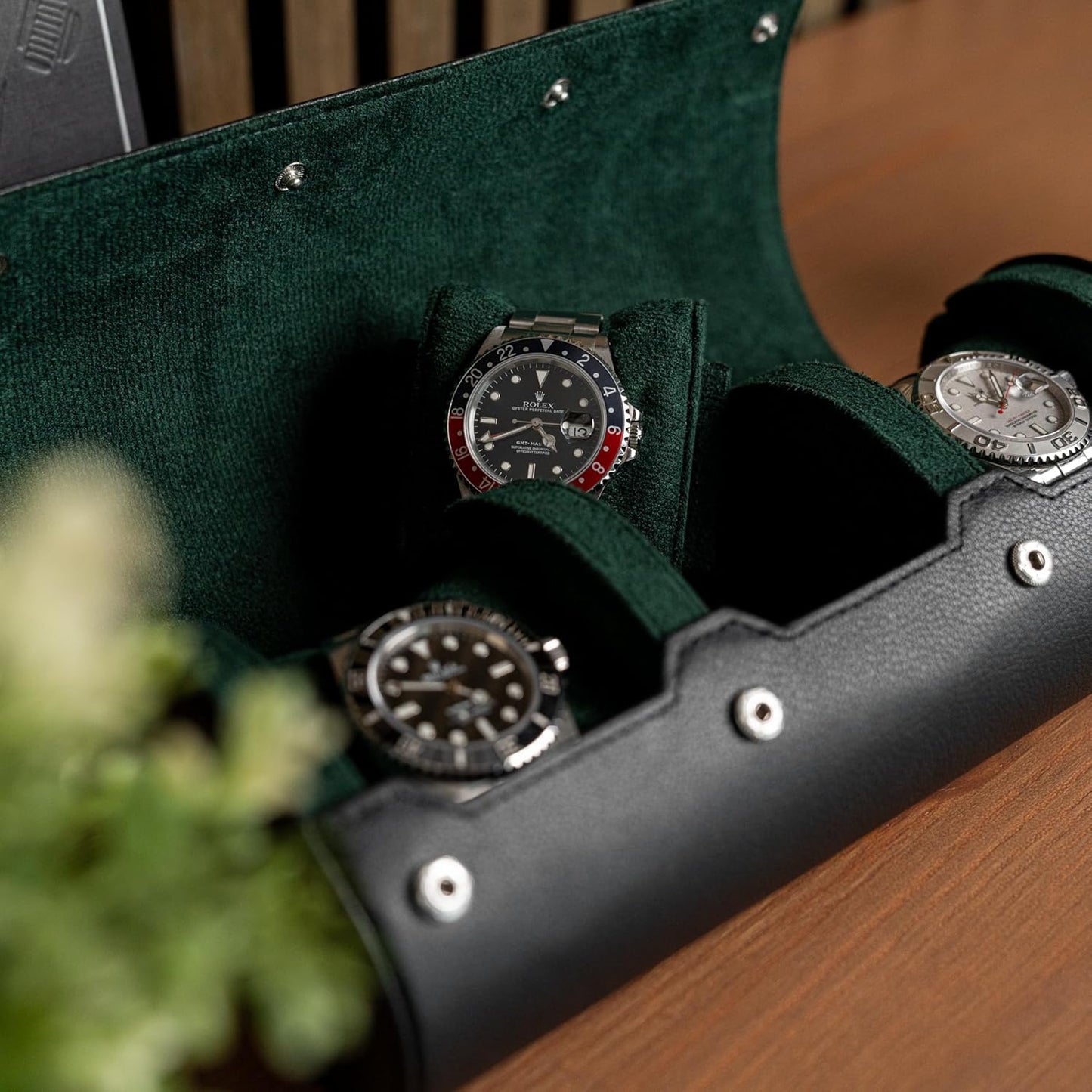 DailyWatch | Watch Roll Travel Case For 3 Watch | Luxury Watch Case In Genuine Black Leather With Soft Velvet Interior | Watch Case Protect, Store, & Display Your Watches | Black Green