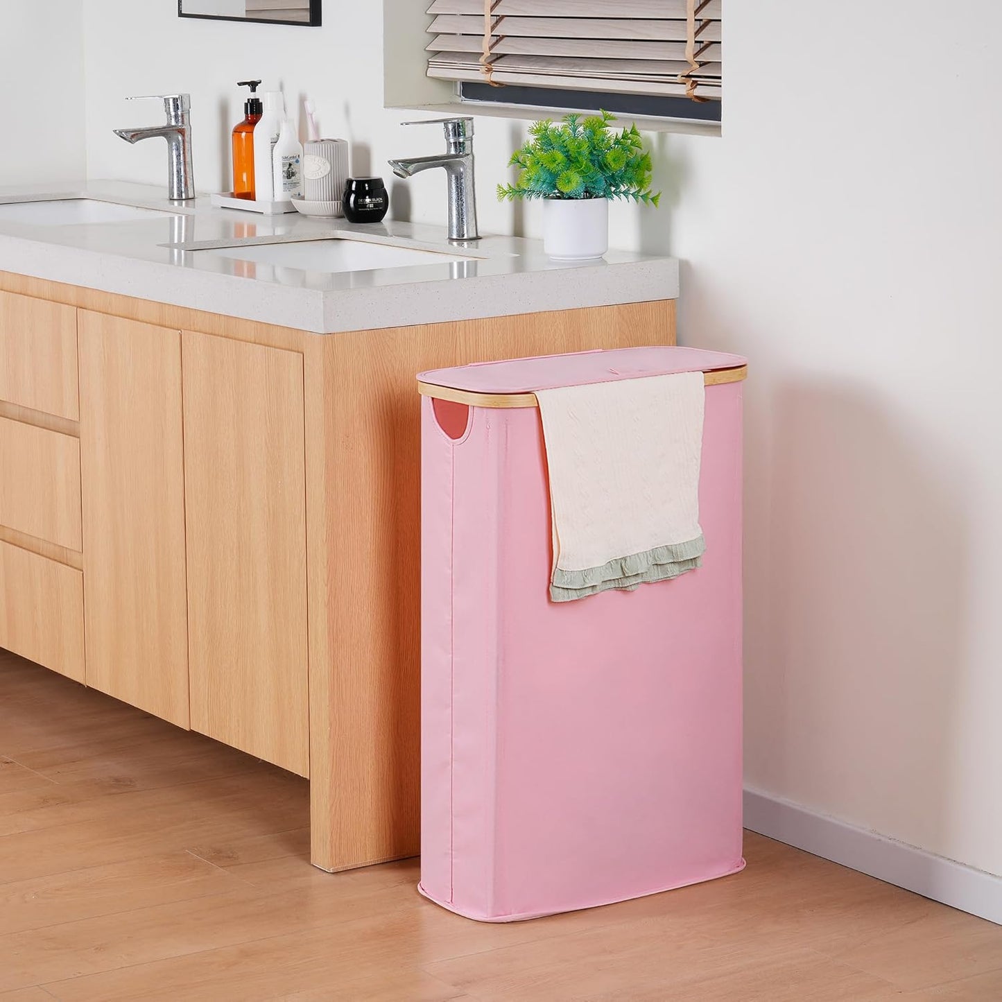efluky Slim Laundry Basket with Lid, Narrow Laundry Hamper with Removable Bag, Skinny Dirty Clothes Basket with Bamboo Handles for Bathroom, Bedroom & Laundry Room, 63L Pink