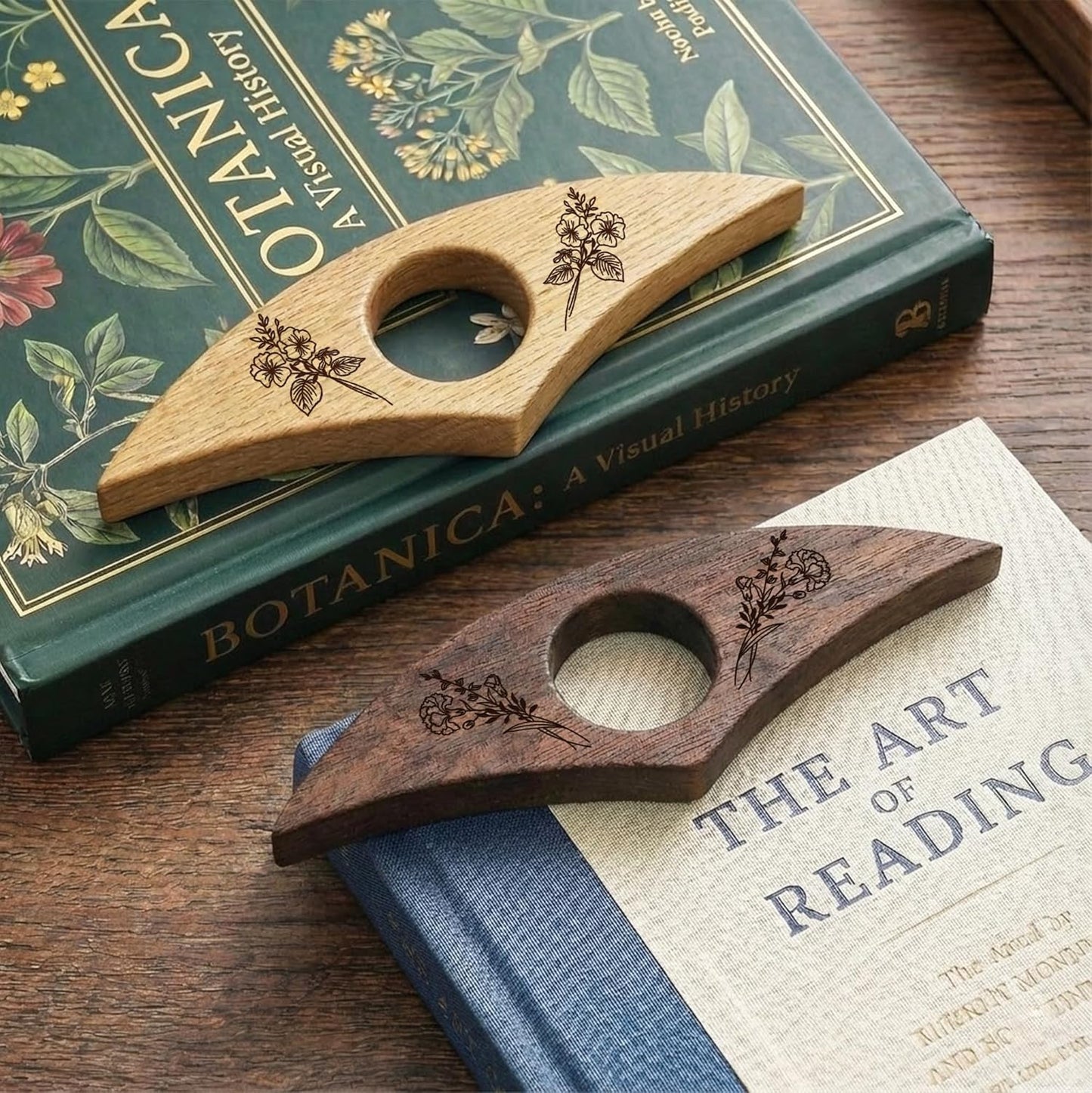 Personalized Wooden Book Page Holder – Custom Thumb Ring Page Holder with Engraved Name, Ideal Reading Accessory for Book Lovers, Perfect Gift for Parents, Partners, Teachers, Christmas (Style 2)