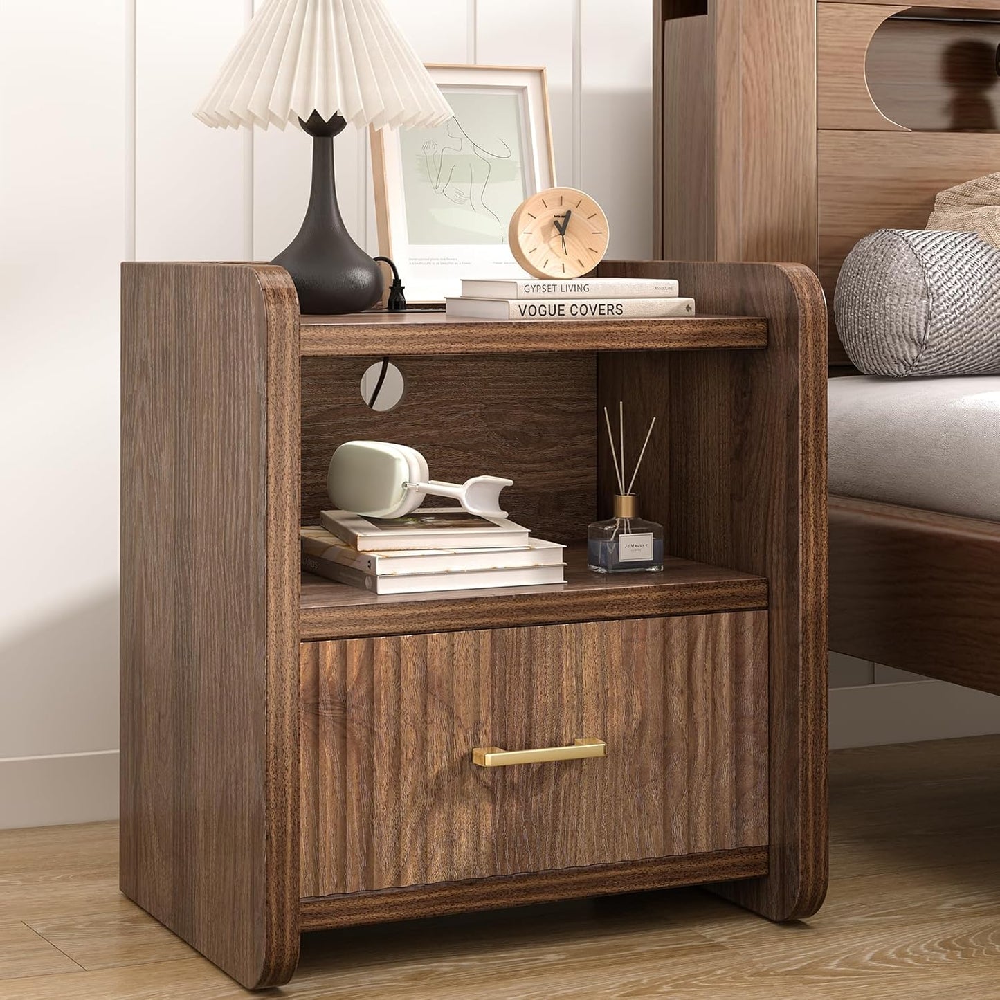 Night Stand with Charger Station, Fluted Nightstands Set of 2 with Drawer, Modern Bedside Table Set of 2, Wide Nightstands for Bedroom, Mid Century Wooden Night Stands for Home Sofa Couch