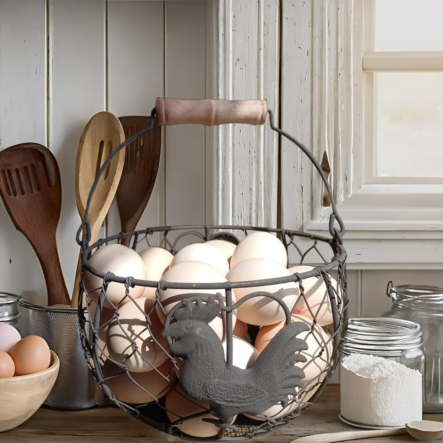 LINCOUNTRY. Chicken Wire Egg Basket for Gathering Fresh Eggs with Handle Storage Container Holder, Vintage Rustic Farmhouse Rooste Decor Round Metal Egg Collecting Basket Kitchen Countertop