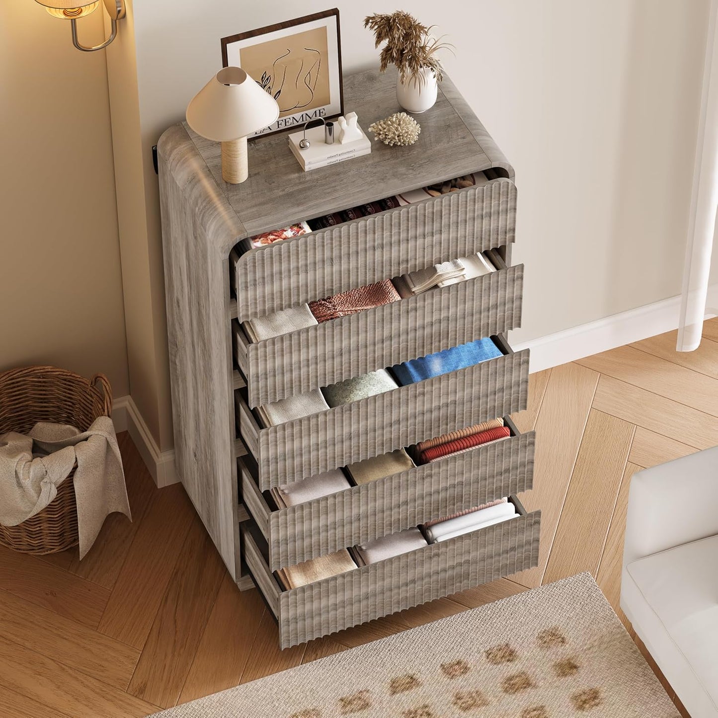 Tall Dresser for Bedroom with 5 Drawers, Fluted Chest of Drawers with Round Curved Corner, Hidden Handles, Modern Wood Storage Organizer for Bedroom, Nursery, Living Room